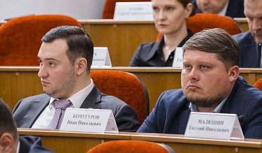 Евгений Солнцев впервые отчитался перед депутатами Заксобрания